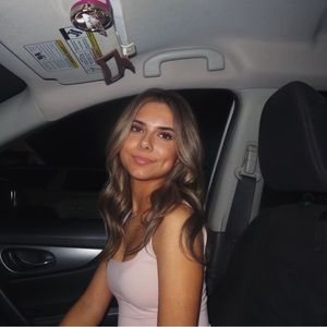 Meet your Posher, Ava